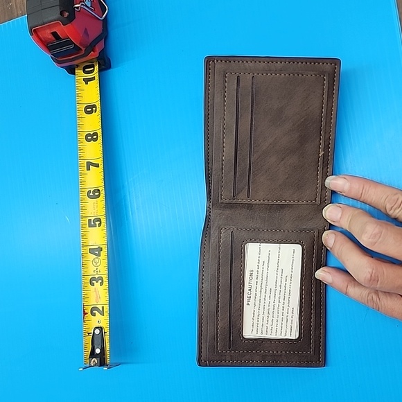 Leather bifold arkansas razorback wallet - Picture 3 of 4